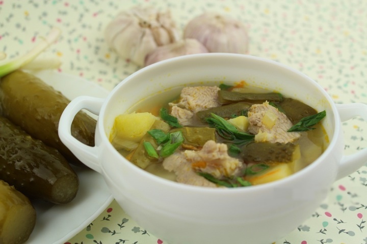 ラッソーリニク-ロシアのスープ