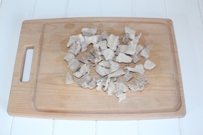 Sopa de cogumelo Após 20 minutos, retire a carne e corte em pedaços pequenos. ?>