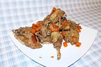 Hjemmelavet kylling i en langsom komfur God appetit. ?>