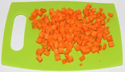 Olivie Raffreddare le carote, sbucciarle, tritarle. ?>