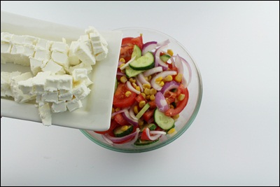 Rendezvous salad Metti il formaggio sull'insalata. ?>