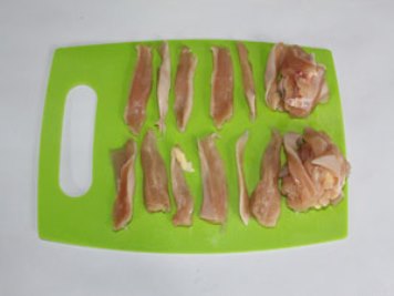 透明麺サラダ 鶏肉とレジームを細かく洗います。 ?>