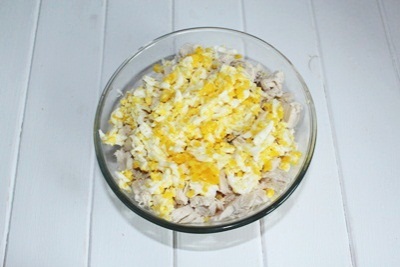 Salad with corn and mushrooms Add eggs.